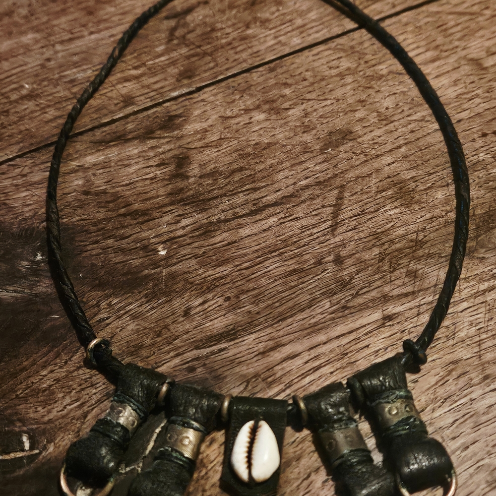 Tribal Ethnic Primitive Black Leather Shell Pendant Necklace